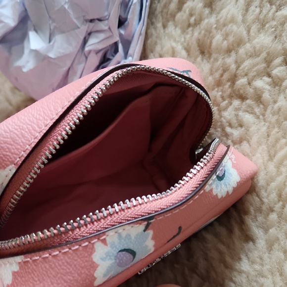 Adorable NWT IOB Coach Bubblegum Daisy Cosmetic Bags ππΈ - Picture 12 of 16